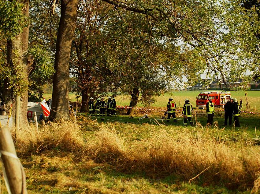 Kleinflugzeug abgestuerzt Sankt Augustin Meindorf P024.JPG